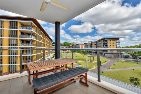 Darwin Waterfront Luxury Apartment - Airlie Beach Holiday 3