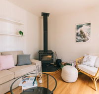 DOVESTONES BY THE SEA - INVERLOCH - Airlie Beach Holiday