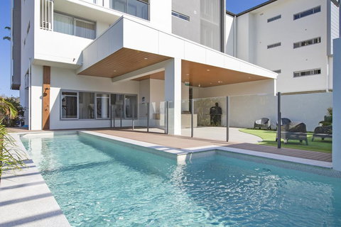 Dune Beachfront Apartments - Airlie Beach Holiday 1