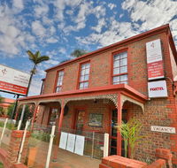 Early Australian Motor Inn - Airlie Beach Holiday