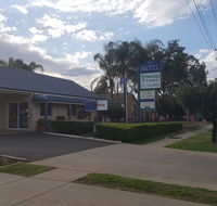Edward Parry Motel and Apartments - Airlie Beach Holiday