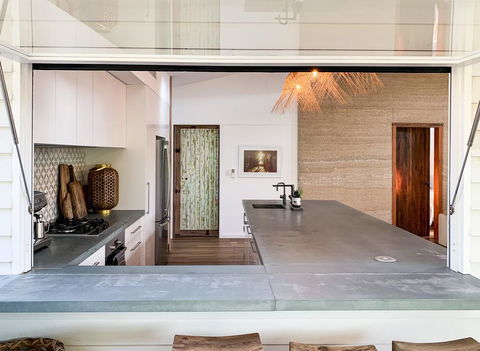 Eternity Beach House - Eco Luxury Byron Bay - Airlie Beach Holiday 3