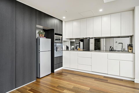 Executive City-centre Apartment With Parking - Airlie Beach Holiday 2