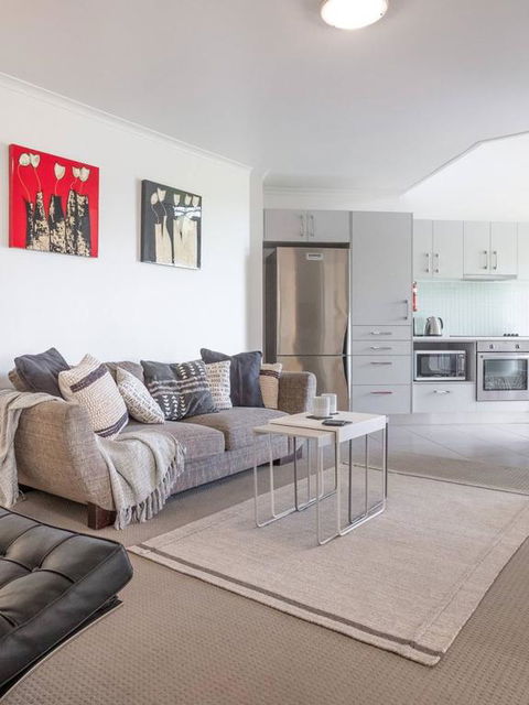 Fabulous Kangaroo Point 3 Bedroom Apartment - Airlie Beach Holiday 3