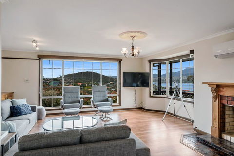 FAMILY With Children Of All Ages - Water/Bridge View - Airlie Beach Holiday 3