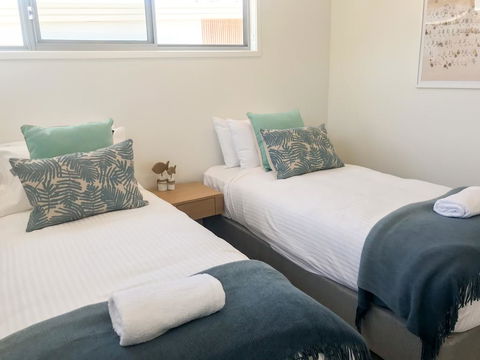 Fat Frog Beach Houses - Airlie Beach Holiday 2