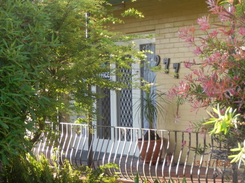 Flying Spur Motel - Airlie Beach Holiday 0