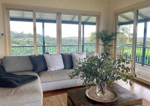 Four Winds Luxury Villas Byron Bay - Airlie Beach Holiday 2
