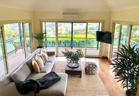 Four Winds Luxury Villas Byron Bay - Airlie Beach Holiday 3