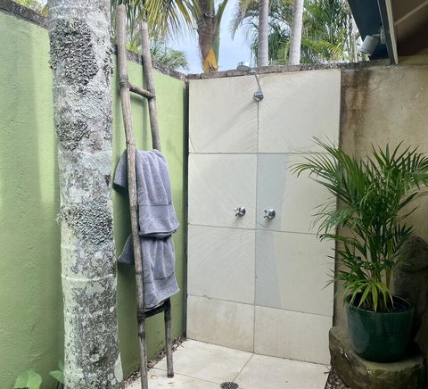 Four Winds Luxury Villas Byron Bay - Airlie Beach Holiday 1