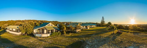 Fraser Island Beach Houses - Airlie Beach Holiday 0
