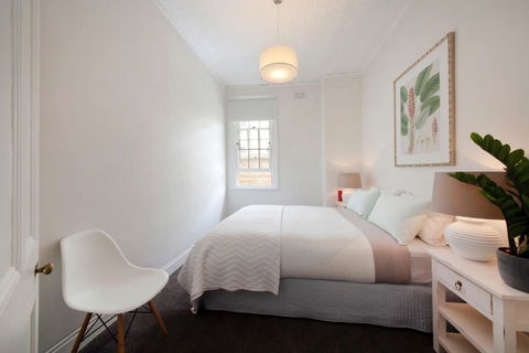 FUN TIMES In HUGE House 1 Minute To SYDNEY HARBOUR - Airlie Beach Holiday 3