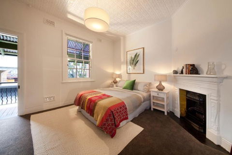 FUN TIMES In HUGE House 1 Minute To SYDNEY HARBOUR - Airlie Beach Holiday 1