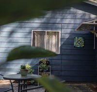 Funky Flat on Acreage - Airlie Beach Holiday