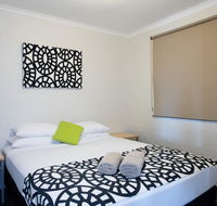 Geraldton's Ocean West Holiday Units  Short Stay Accommodation - Airlie Beach Holiday