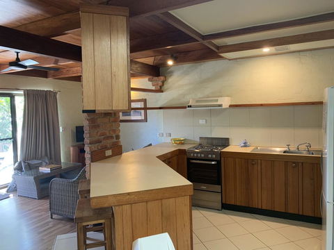 Gilmore Court 4 Byron Bay - Airlie Beach Holiday 2