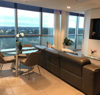 Glasshouse Apartment - at Parramatta - Airlie Beach Holiday