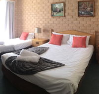 Golden Chain Aalana Motor Inn