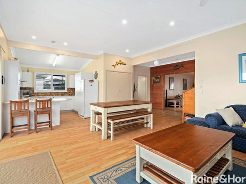 Gone To The Beach - 40 Coogee Ave, The Entrance No - Airlie Beach Holiday 3