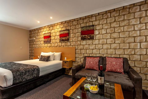 Great Divide Motor Inn - Airlie Beach Holiday 1