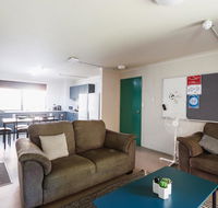 Guild House 6 Bedroom Flat - Airlie Beach Holiday