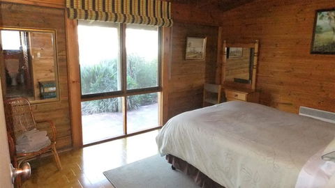 Gunyah Valley Retreat - Airlie Beach Holiday 3