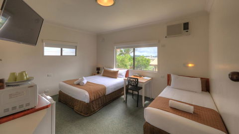Hi-Way Motel Grafton - Airlie Beach Holiday 1