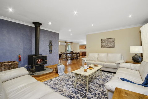 Hilldo - Lovely Mountainside Accommodation - Airlie Beach Holiday 1