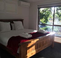 Holly House BnB - Airlie Beach Holiday