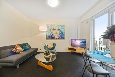 HomeHotel-Urban Retreat In Secure Boutique Block - Airlie Beach Holiday 0