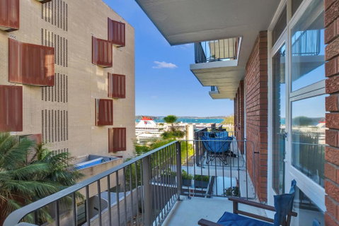 HomeHotel-Urban Retreat In Secure Boutique Block - Airlie Beach Holiday 1