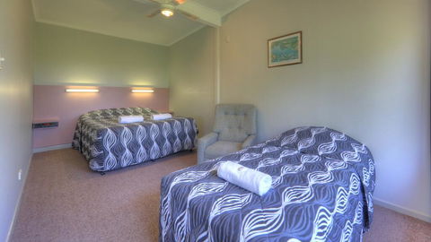 Jacaranda Motor Lodge - Airlie Beach Holiday 1