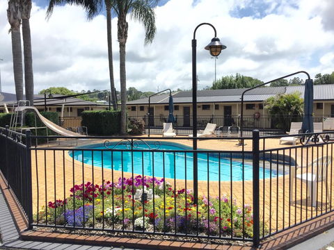 James Street Motor Inn - Airlie Beach Holiday 0