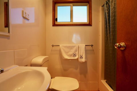 Jenolan Caravan Park Oberon - Airlie Beach Holiday 1