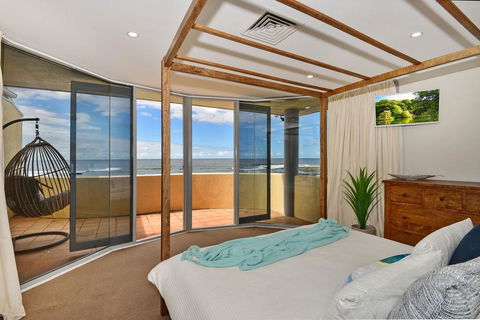JoeAnne At Blue Bay Absolute Beachfront - Airlie Beach Holiday 3
