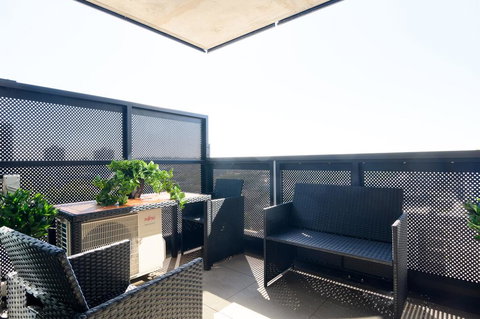 JUDD Your Stylish Richmond Abode Awaits You - Airlie Beach Holiday 1