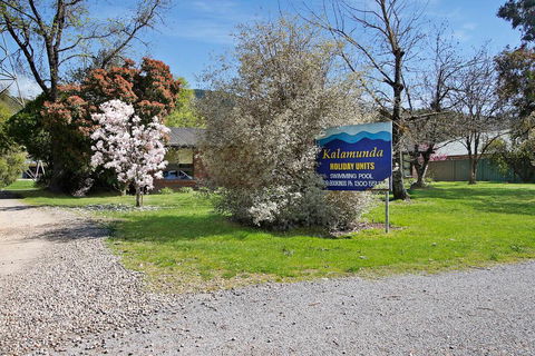 Kalamunda 6 - On The Rail Trail - Airlie Beach Holiday 0