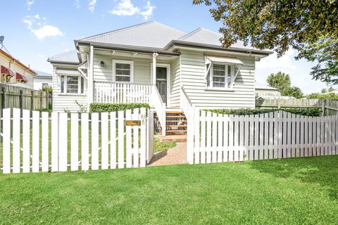 Keeler Cottage - Airlie Beach Holiday 1