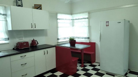 King Cottage - Airlie Beach Holiday 1