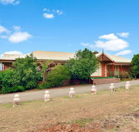 King III - you can honestly walk to Bimbadgen and Hope Estate concerts - Airlie Beach Holiday