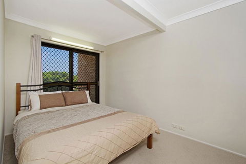 KINGSCLIFF HOLIDAY HOME ON THE HILL - SYD'S VIEW - Airlie Beach Holiday 0