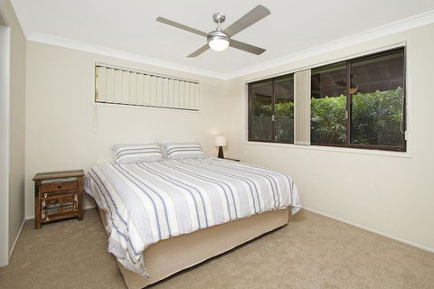 KINGSCLIFF HOLIDAY HOME ON THE HILL - SYD'S VIEW - Airlie Beach Holiday 1