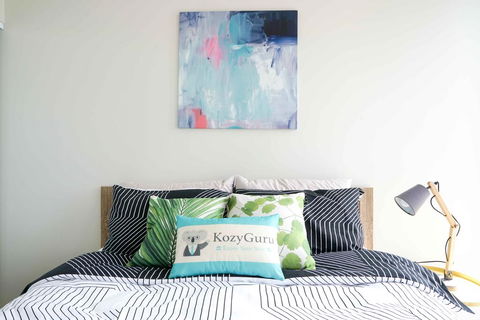 KOZYGURU BRISBANE CITY HIGHRISE 1BED APT SPIRE QBN550-2501 - Airlie Beach Holiday 1