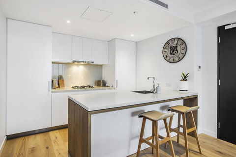 KOZYGURU FORTITUDE VALLEY 2 BED DESIGNER APT + FREE PARKING QFV179-803 - Airlie Beach Holiday 3
