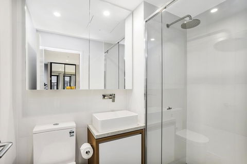 KOZYGURU FORTITUDE VALLEY DESIGNER GRADE 2 BED APT FREE PARKING QFV179-1401 - Airlie Beach Holiday 2
