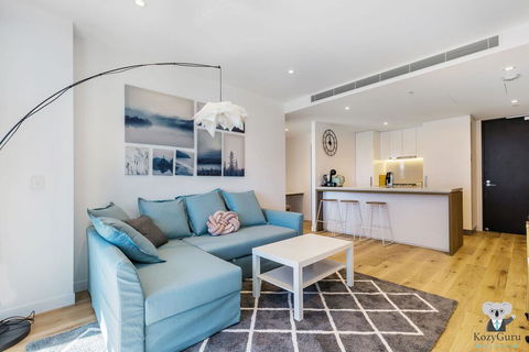 KOZYGURU FORTITUDE VALLEY HOLIDAY STYLE 2 BED APT FREE PARKING QFV211-1601 - Airlie Beach Holiday 0