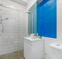 KOZYGURU kings cross SKY GARDEN studio CBD - Airlie Beach Holiday