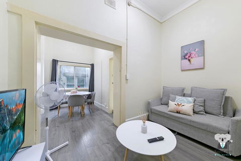 KOZYGURU Kings Cross SKY GARDEN Studio CBD - Airlie Beach Holiday 2