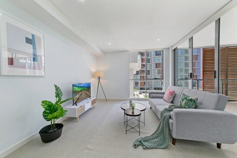 KOZYGURU MASCOT WALK TO STATION MODERN DESIGNER 2 BED APT FREE PARKING NMA260-312 - Airlie Beach Holiday 0