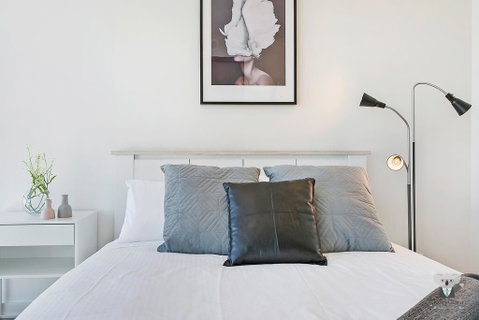 KOZYGURU ZETLAND HIGH LEVEL AMAZING VIEW KOZY 2BED APT + FREE PARKING NWA052 - Airlie Beach Holiday 1